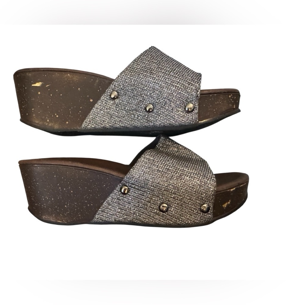 Venus Steps Women's Brown and Silver Wedge Sandals Size 39EU/ 8.5USA